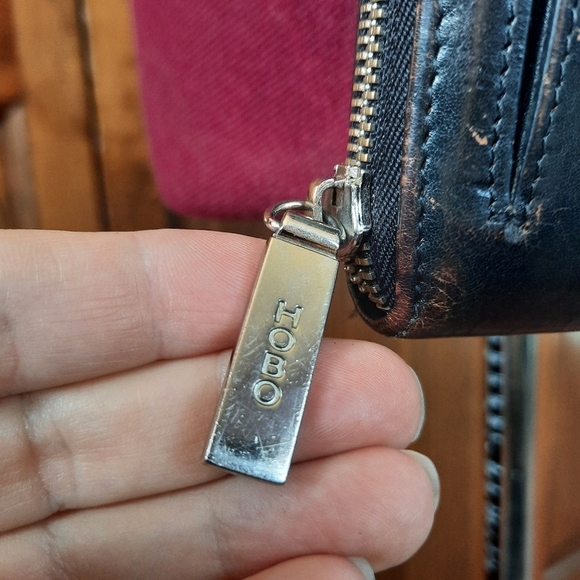 Hobo International 100% genuine leather black zipper clutch crossbody purse - Picture 9 of 16